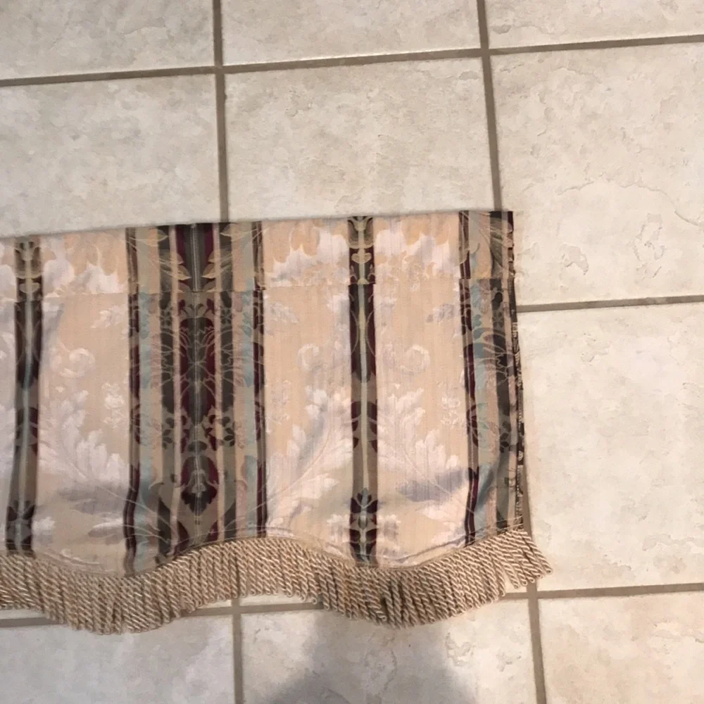 Curtain Fringed Scalloped Floral Curtain Valance/Topper